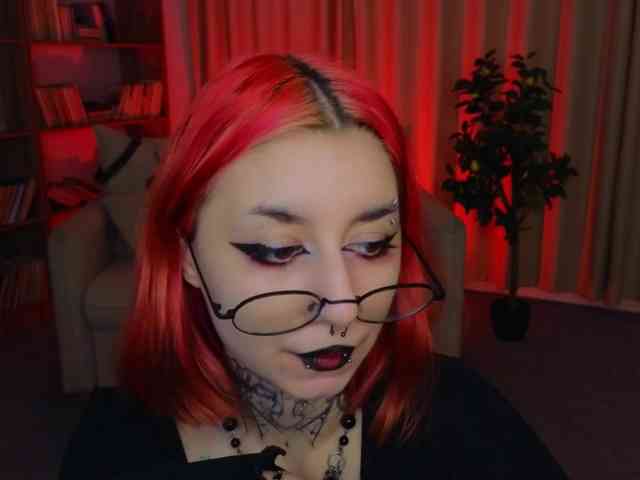 MistressMarcelline webcam