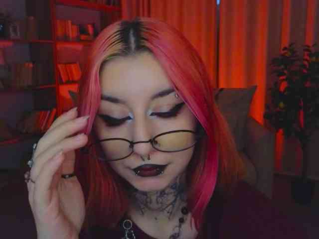 MistressMarcelline webcam