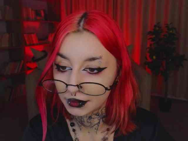 MistressMarcelline webcam