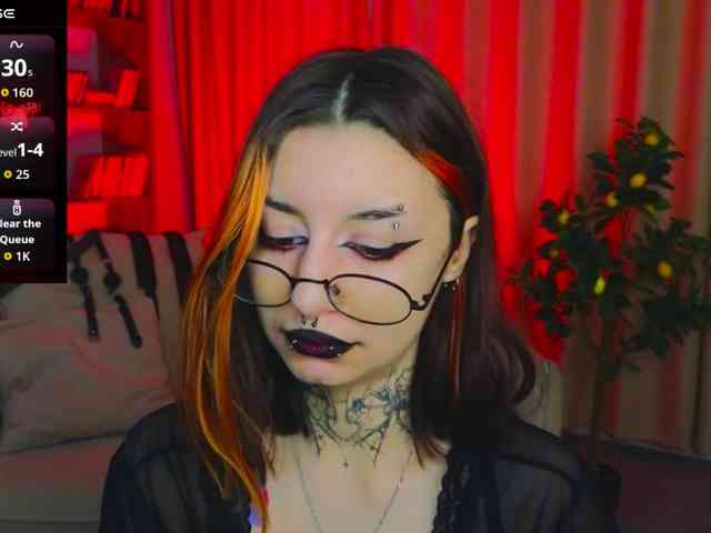 MistressMarcelline webcam