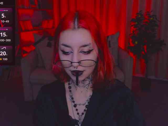 MistressMarcelline webcam