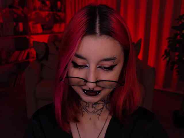 MistressMarcelline webcam