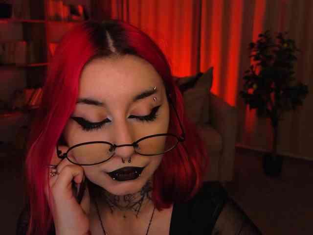 MistressMarcelline webcam