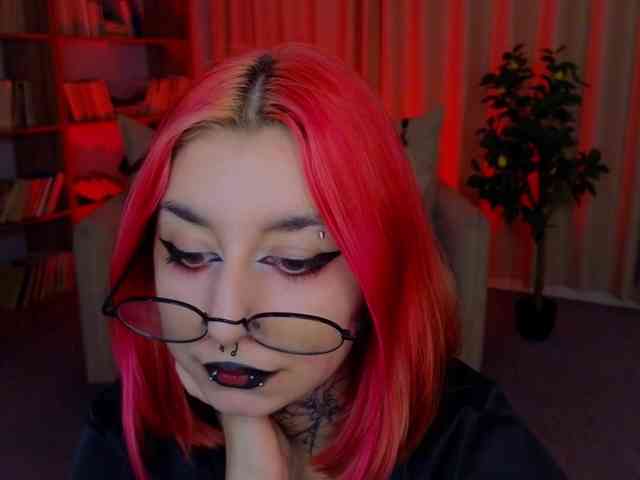 MistressMarcelline webcam