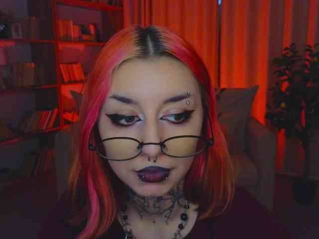 MistressMarcelline webcam