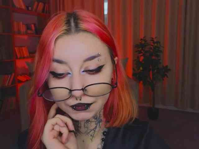 MistressMarcelline webcam