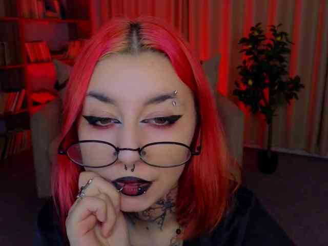 MistressMarcelline webcam