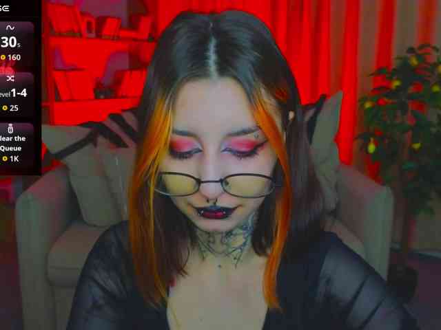 MistressMarcelline webcam