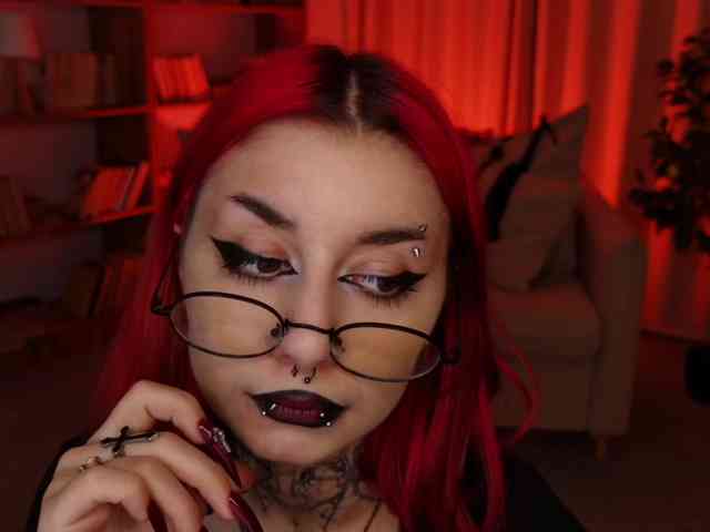 MistressMarcelline webcam