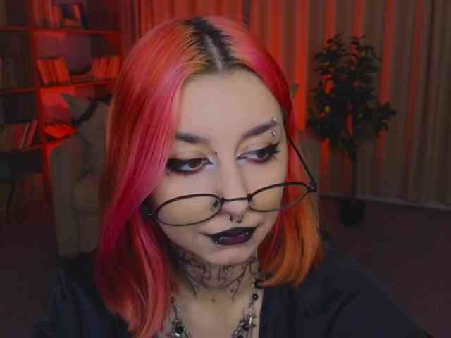 MistressMarcelline webcam