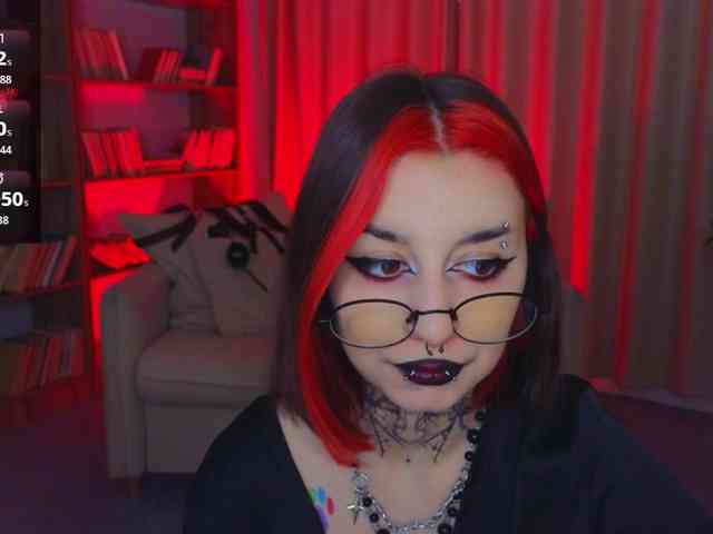 MistressMarcelline webcam