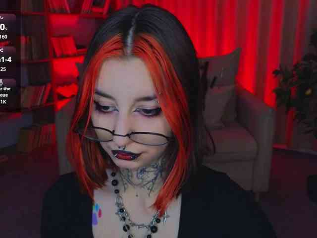 MistressMarcelline webcam