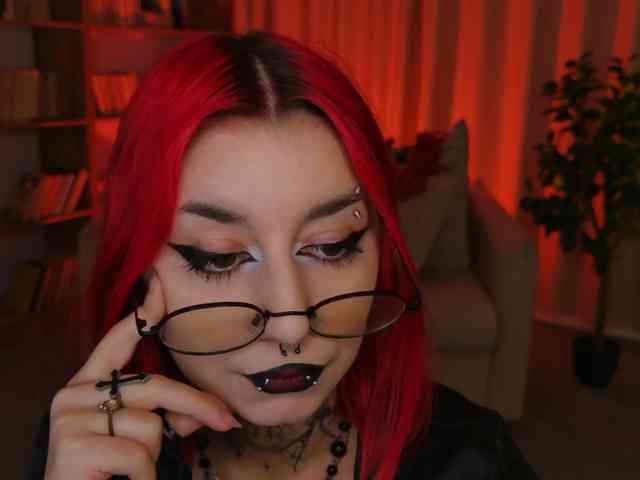 MistressMarcelline webcam
