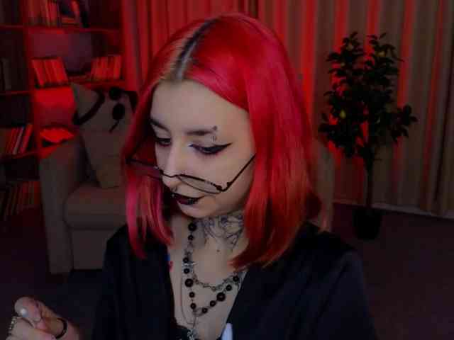 MistressMarcelline webcam