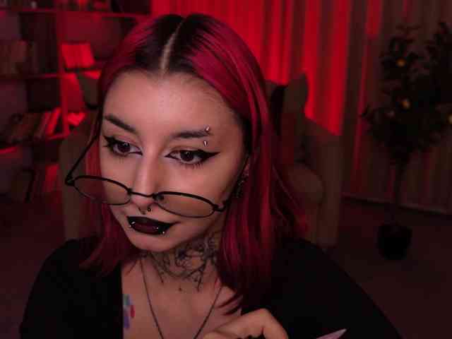MistressMarcelline webcam