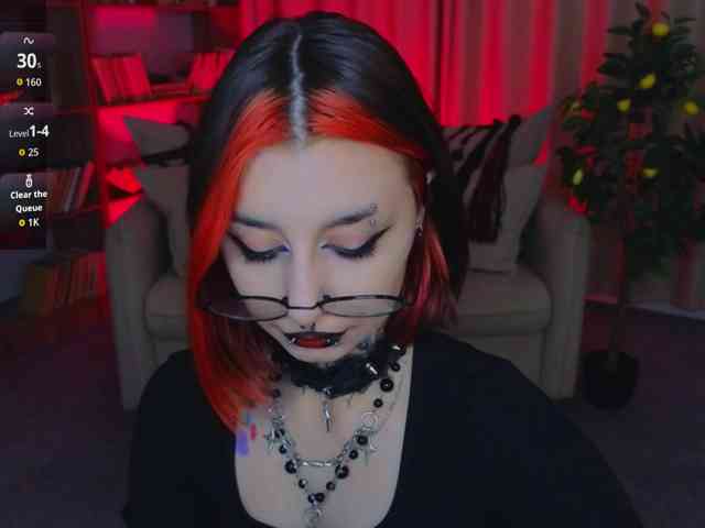 MistressMarcelline webcam