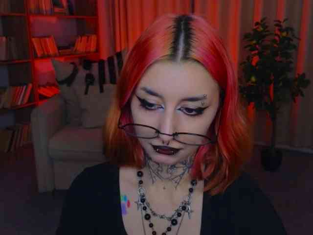 MistressMarcelline webcam