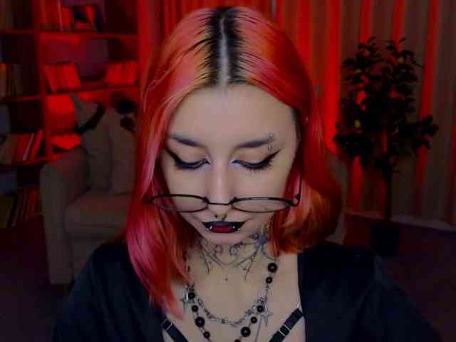 MistressMarcelline webcam