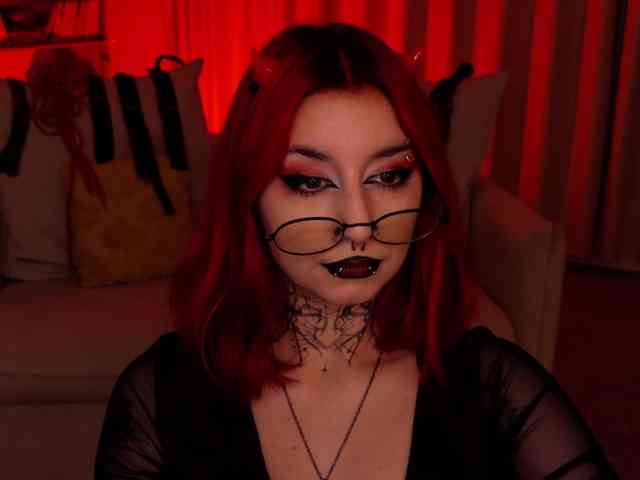 MistressMarcelline webcam