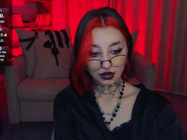 MistressMarcelline webcam