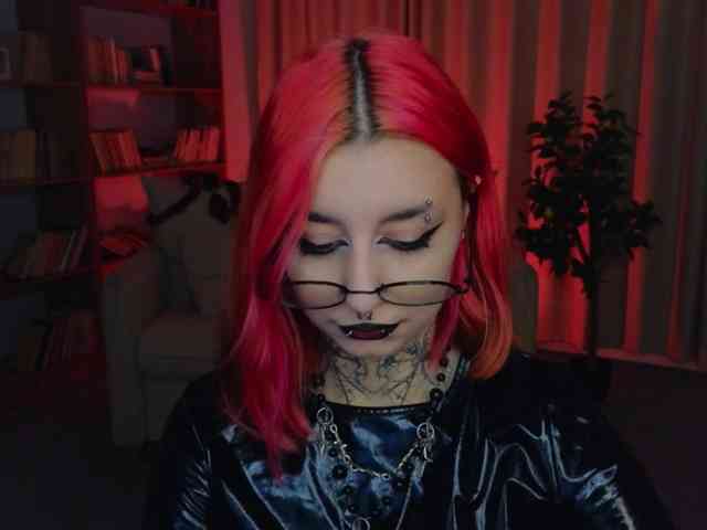 MistressMarcelline webcam