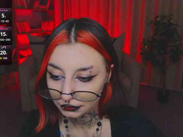MistressMarcelline webcam