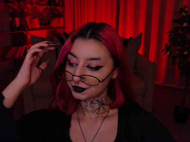 MistressMarcelline webcam