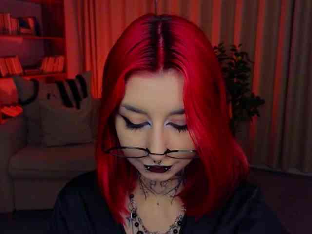 MistressMarcelline webcam