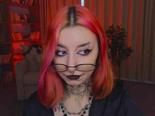 MistressMarcelline webcam