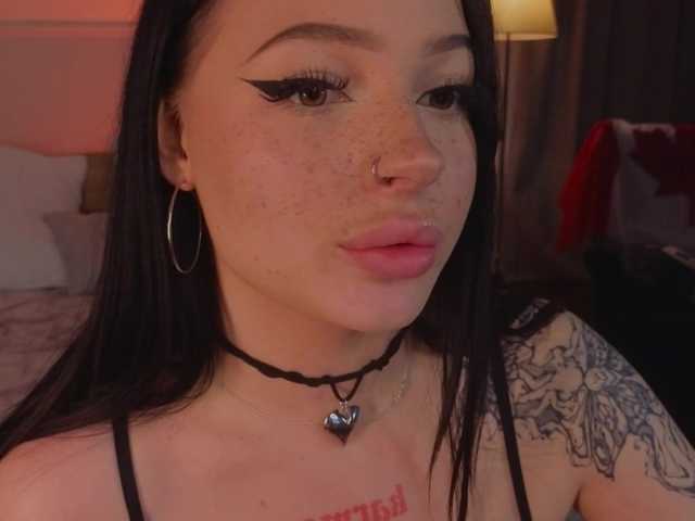 LisaAndDenis live cam on BongaCams