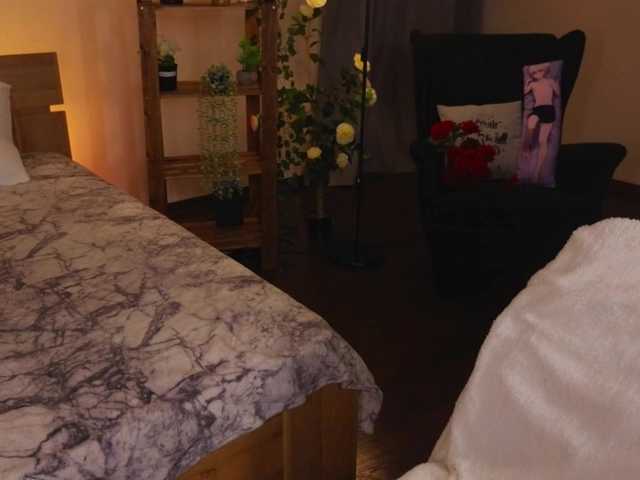 LisaAndDenis's BongaCams show and profile