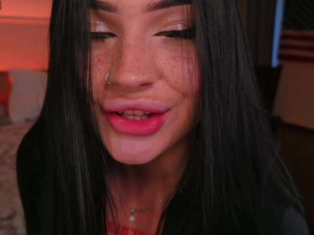 LisaAndDenis live cam on BongaCams