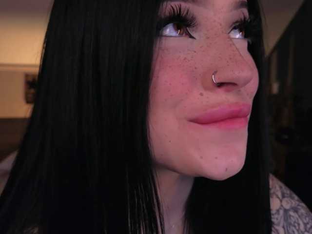 LisaAndDenis live cam on BongaCams