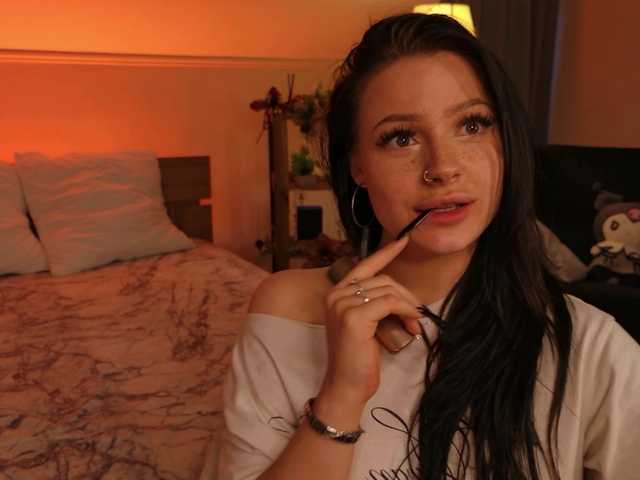 LisaAndDenis live cam