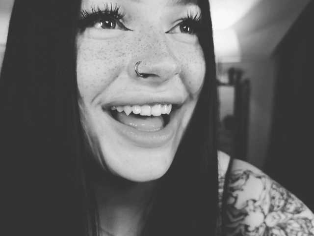 LisaAndDenis live cam on BongaCams