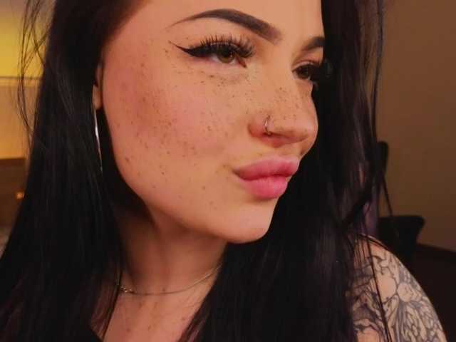 LisaAndDenis's BongaCams show and profile