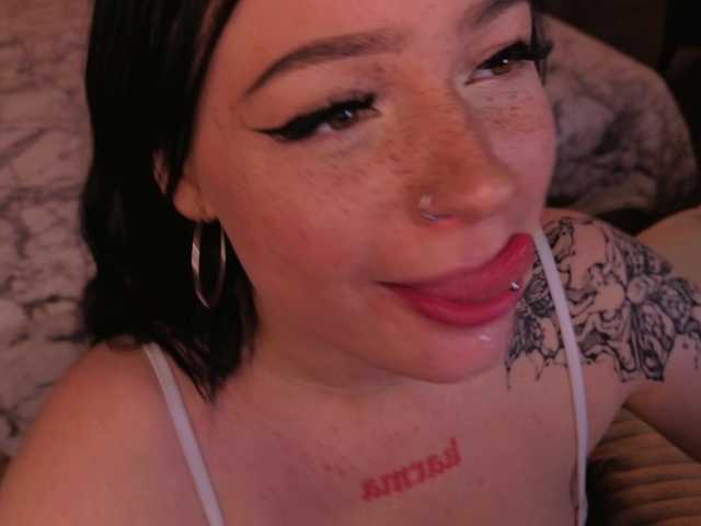LisaAndDenis live cam on BongaCams