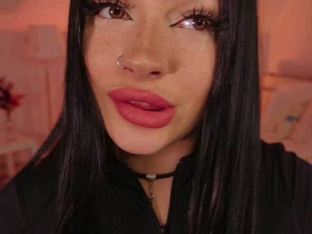 LisaAndDenis live cam on BongaCams