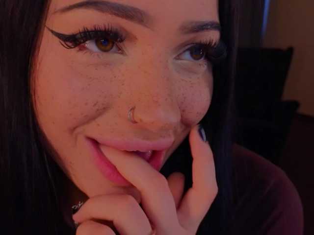 LisaAndDenis live cam on BongaCams