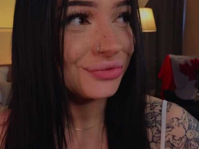 LisaAndDenis live cam on BongaCams