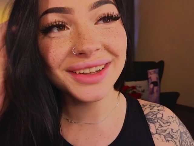 LisaAndDenis's BongaCams show and profile