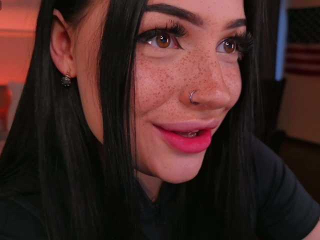 LisaAndDenis live cam on BongaCams