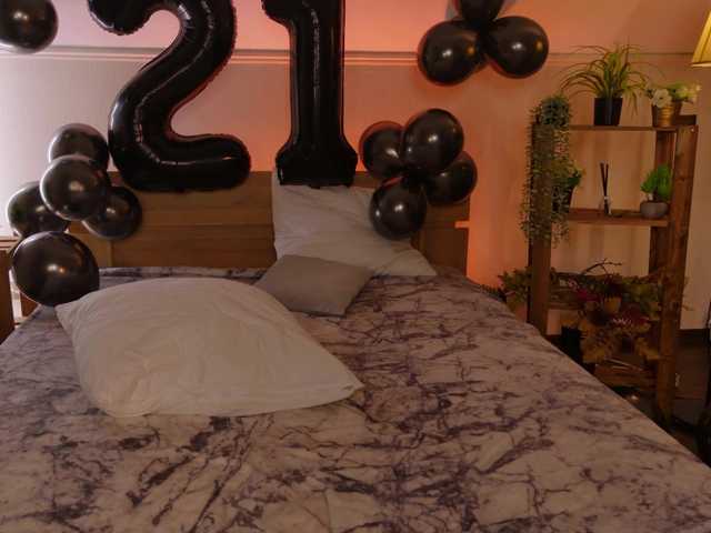 LisaAndDenis live cam on BongaCams