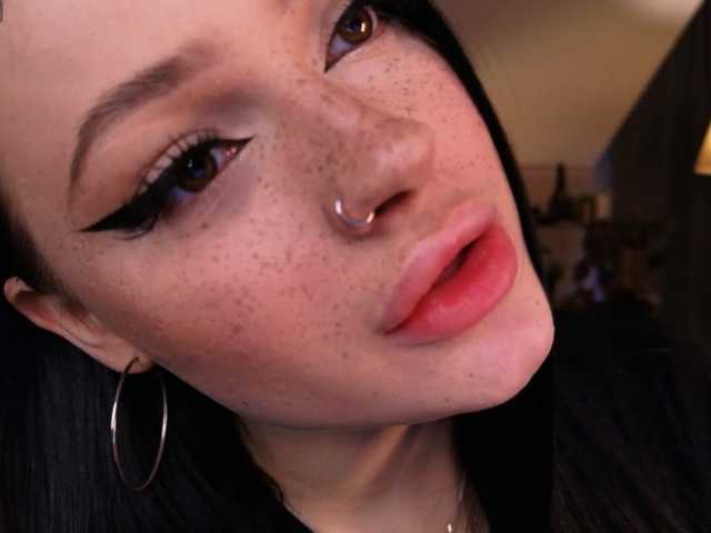 LisaAndDenis, live now on BongaCams