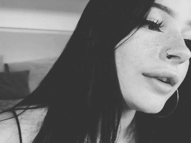 LisaAndDenis live cam on BongaCams