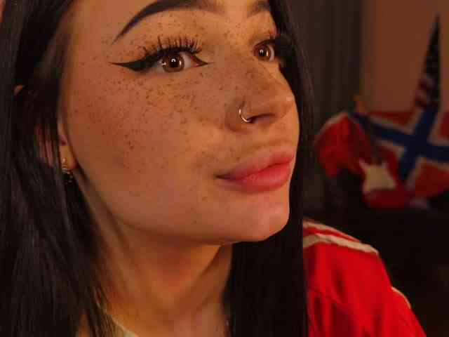 LisaAndDenis Sex Cam Show