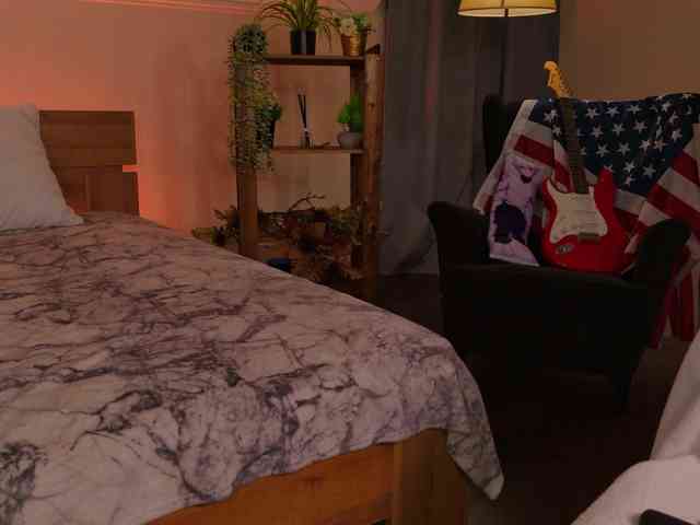 LisaAndDenis Sex Cam Show