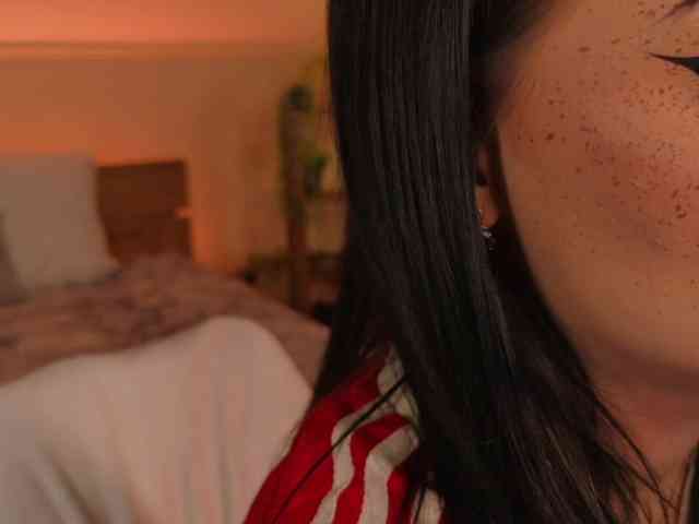 LisaAndDenis Sex Cam Show