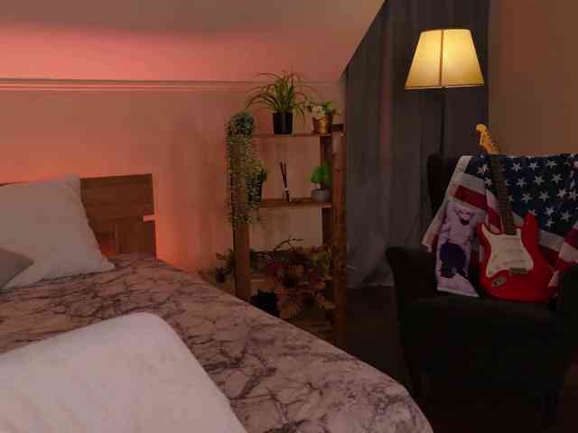 LisaAndDenis Sex Cam Show