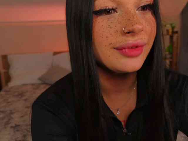 LisaAndDenis Sex Cam Show